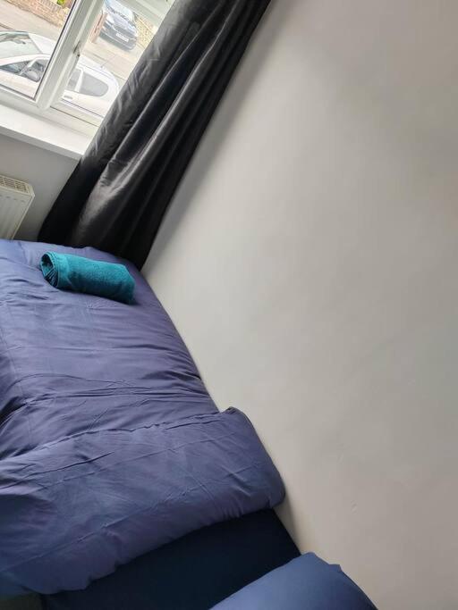 Cosy Brighouse 3 Bed House-Great For Contractors Apartment Ngoại thất bức ảnh
