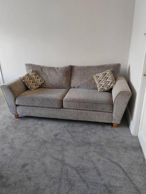 Cosy Brighouse 3 Bed House-Great For Contractors Apartment Ngoại thất bức ảnh