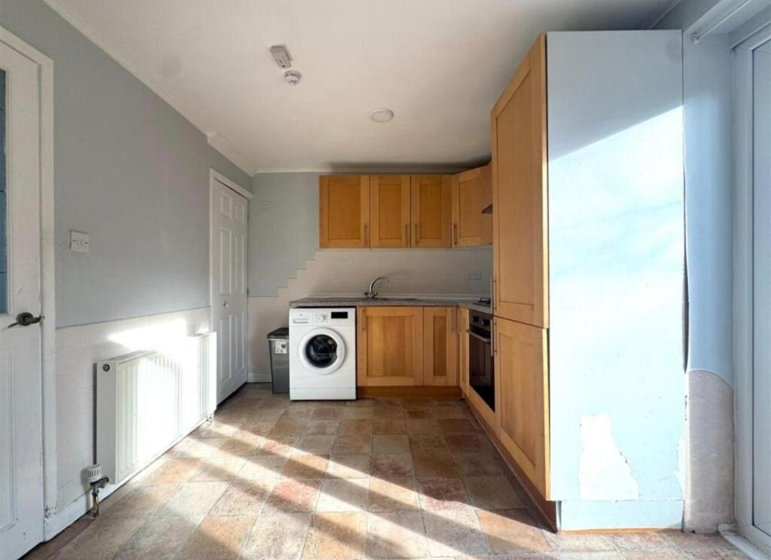 Cosy Brighouse 3 Bed House-Great For Contractors Apartment Ngoại thất bức ảnh